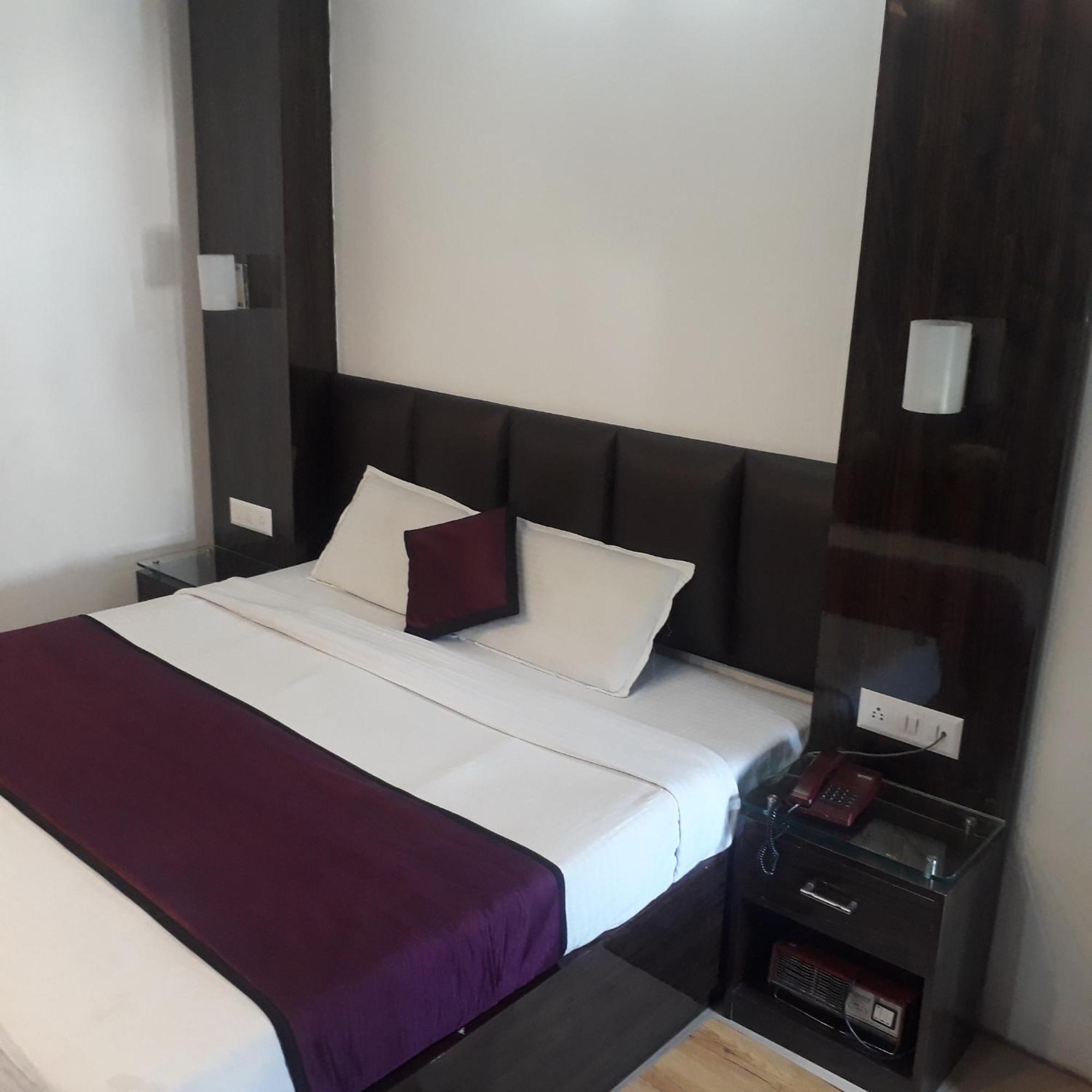 Hotel Ur Allāhābād Junction Exteriér fotografie